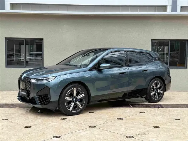 BMW iX 2023 xDrive40