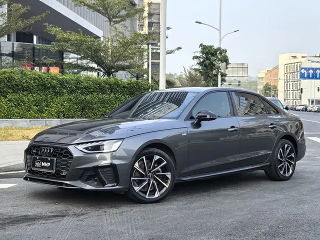 Audi A4L 2023 40 TFSI Luxury Sport