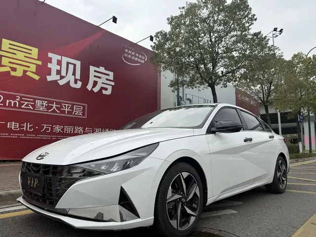 Hyundai Elantra 2021 240TGDi DCT LUX Premium Edition