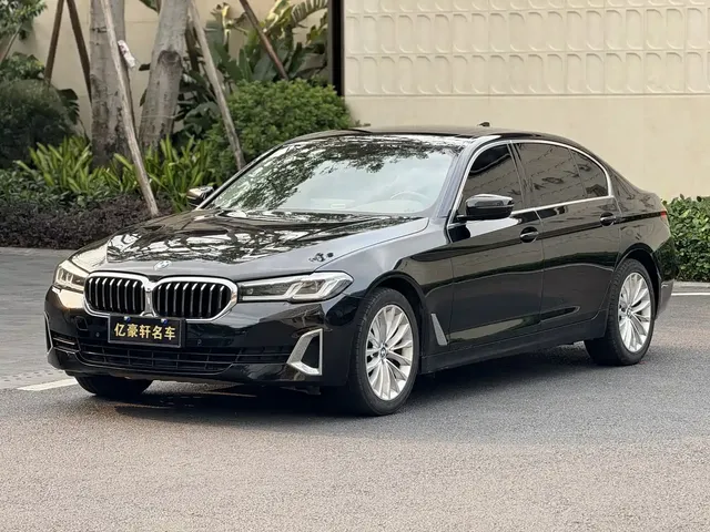 BMW 5 Series 2022 525Li Luxury Package