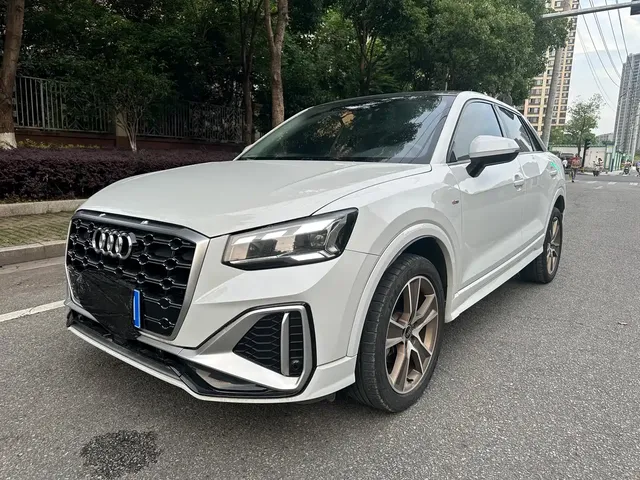 Audi Q2L 2022 35 TFSI Fashion Elegance