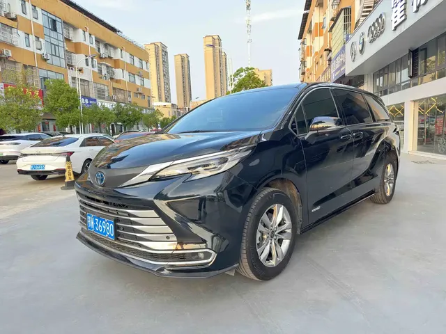 Toyota Sienna 2023 2.5L Hybrid Premium Edition