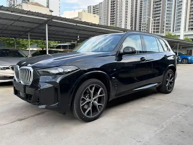 BMW X5 2026 Facelift xDrive 30Li Exclusive M Sport Shadowline Package