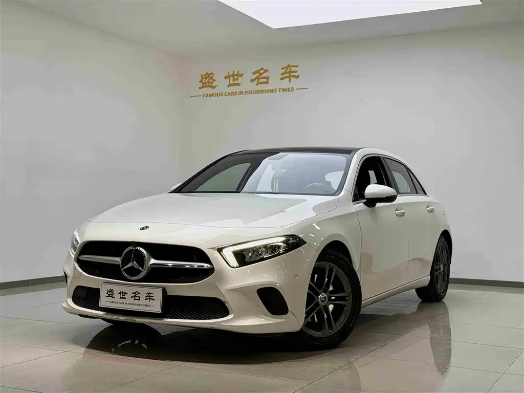 Mercedes-Benz A-Class (Import) 2019 A 200 Dynamic Version