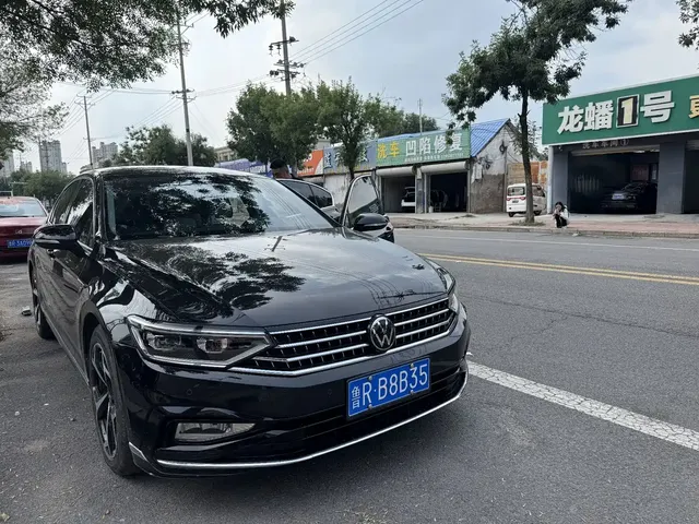 Volkswagen Magotan 2023 Model 2 Million Commemorative Edition 330TSI DSG Luxury