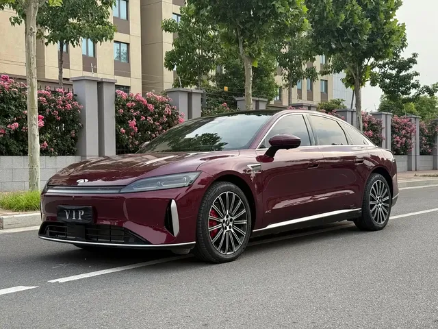 Chery Fengyun A9L 2025 Model 4WD High-performance Summit Edition