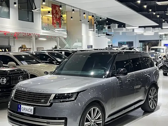Land Rover Range Rover 2023 3.0 L6 360PS Golden Age Edition