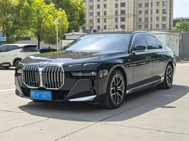 BMW 7 Series 2023 Model 735Li M Sport Package