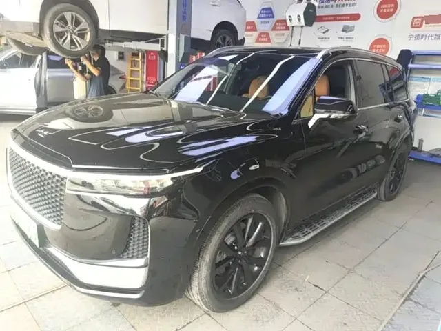 Li Auto Li ONE 2020 Extended Range 6-seater