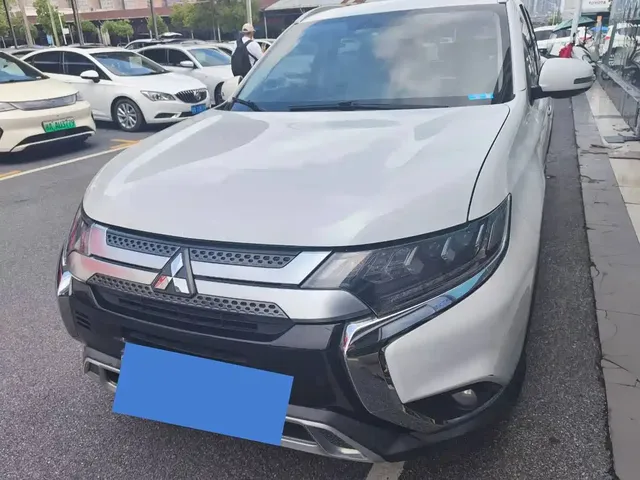 Mitsubishi Outlander 2021 2.4L 4WD Yaodong Edition 5-seater