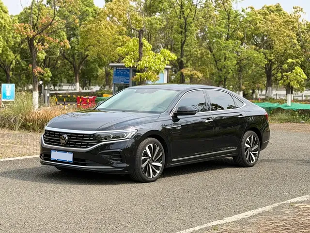 Volkswagen Passat 2022 330TSI Luxury Edition