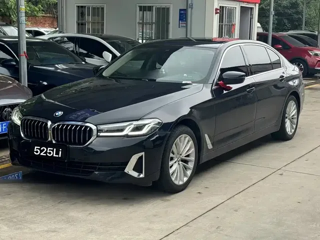 BMW 5 Series 2021 525Li Luxury Package