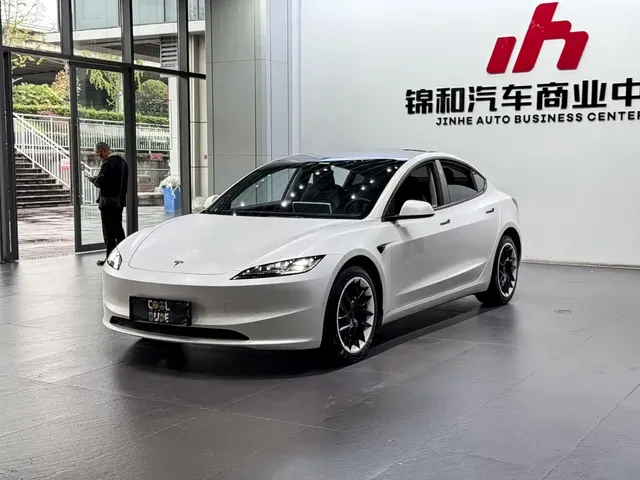 Tesla Model 3 2025 Model Year Facelift Rear-Wheel Drive
