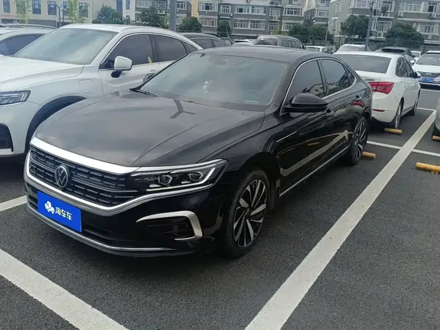Volkswagen Passat 2023 Facelift 330TSI Luxury Edition