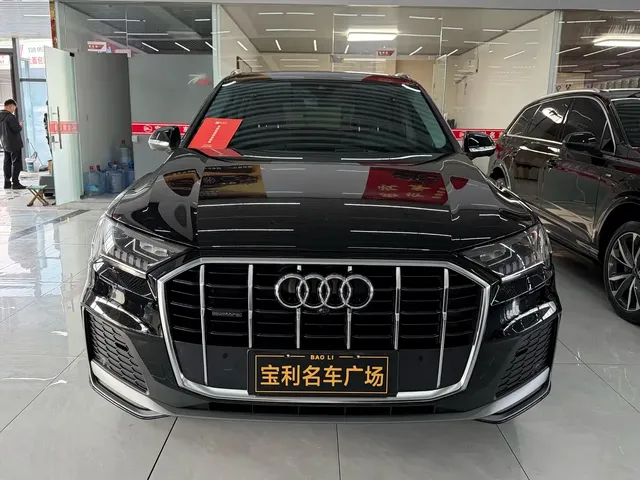 Audi Q7 2023 45 TFSI quattro S line Sport