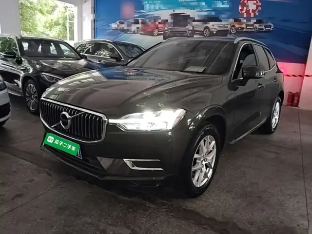 Volvo XC60 2021 T5 AWD Momentum