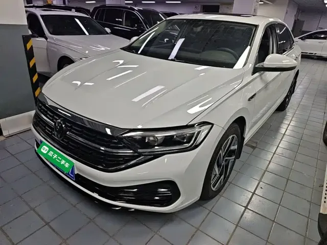 Volkswagen Sagitar 2023 300TSI DSG Surpassing Edition
