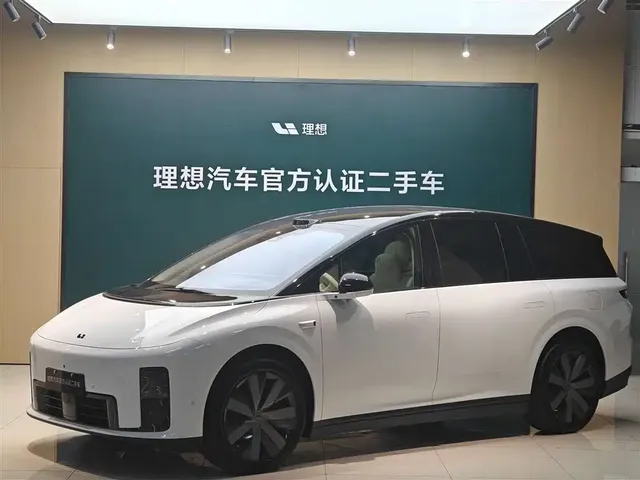 Li Auto Li i8 2025 Standard Edition
