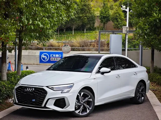 Audi A3 2024 Model A3L Limousine 35 TFSI Luxury Sport