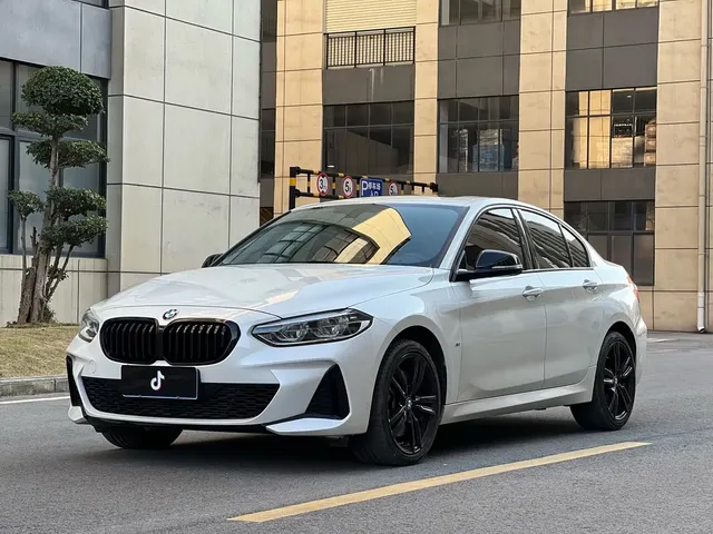 BMW 1 Series 2022 125i M Sport Shadow Edition