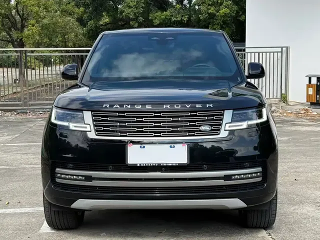 Land Rover Range Rover 2023 3.0 L6 400PS Golden Age 7-Seater Long Wheelbase