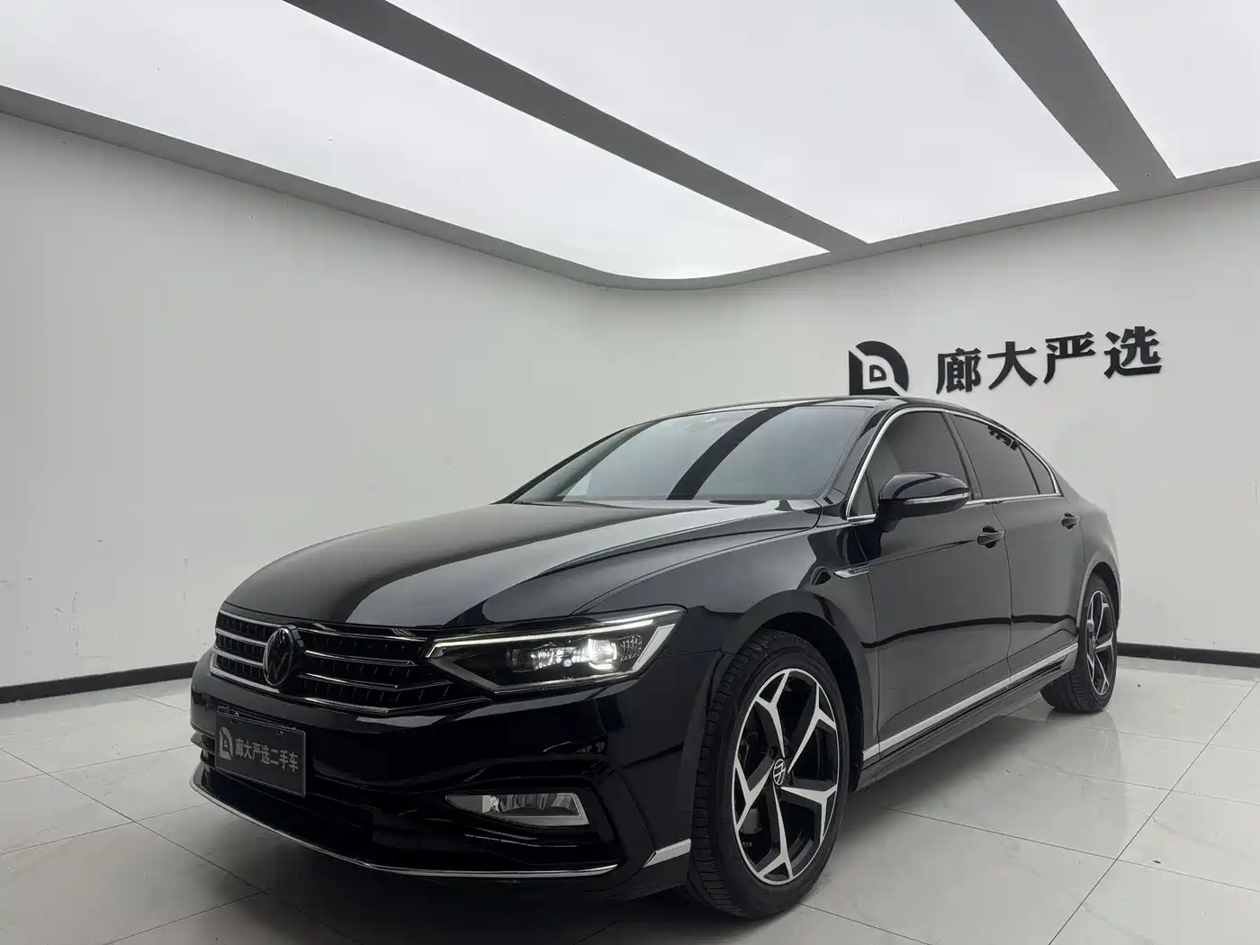Volkswagen Magotan 2023 Model 2 Million Commemorative Edition 330TSI DSG Luxury