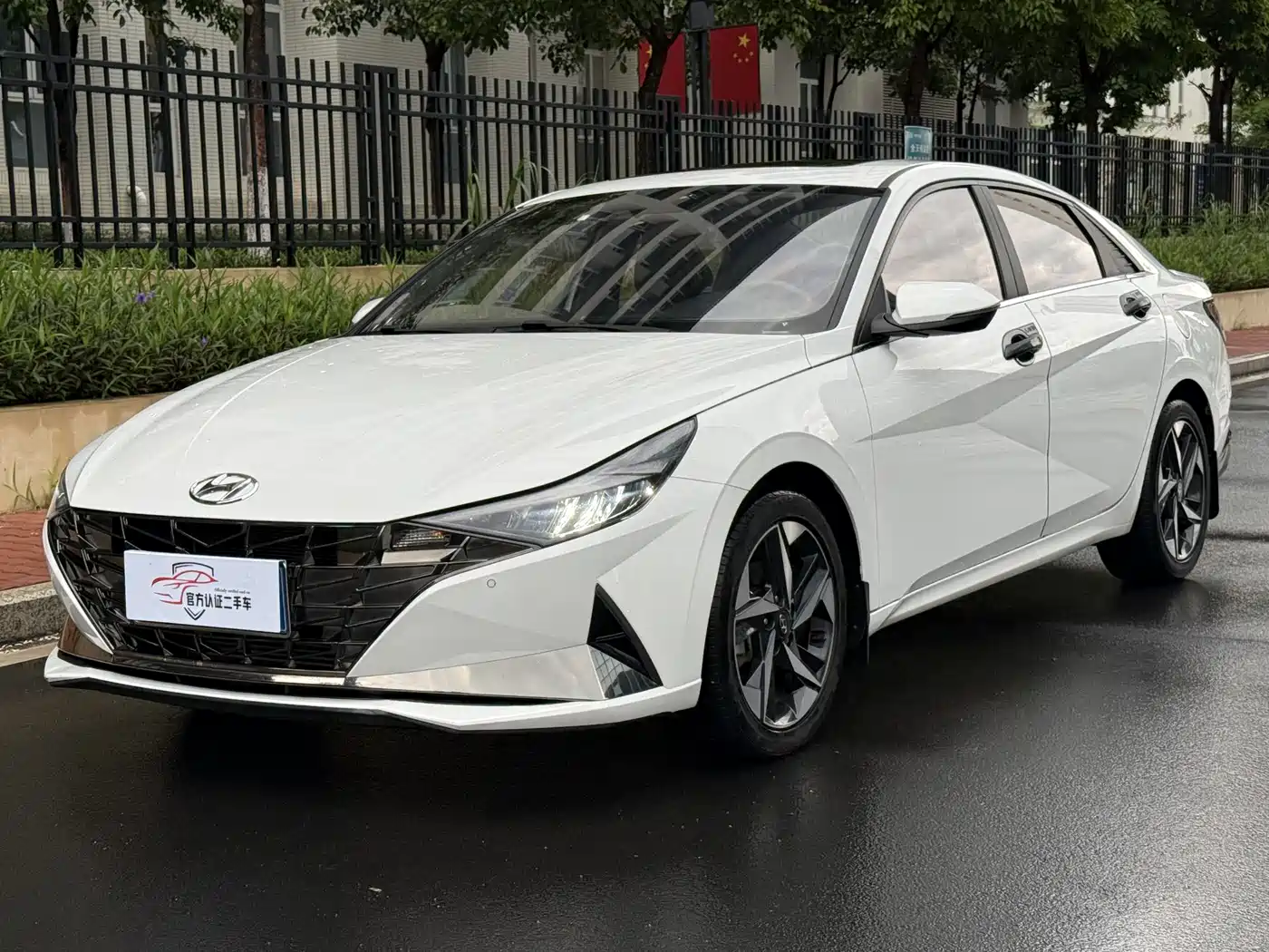 Hyundai Elantra 2021 240TGDi DCT LUX Premium Edition