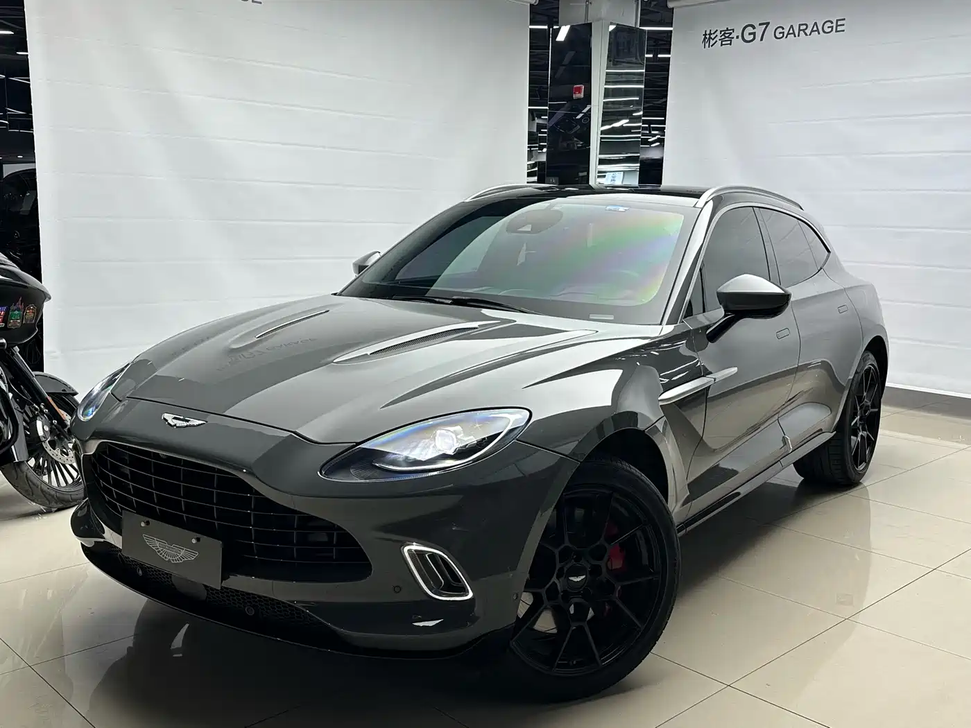 Aston Martin DBX 2022 3.0T STRAIGHT-SIX