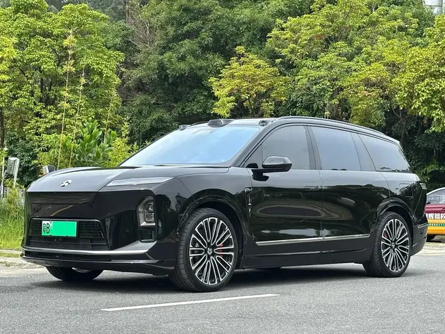 NIO ES8 2025 Base Model
