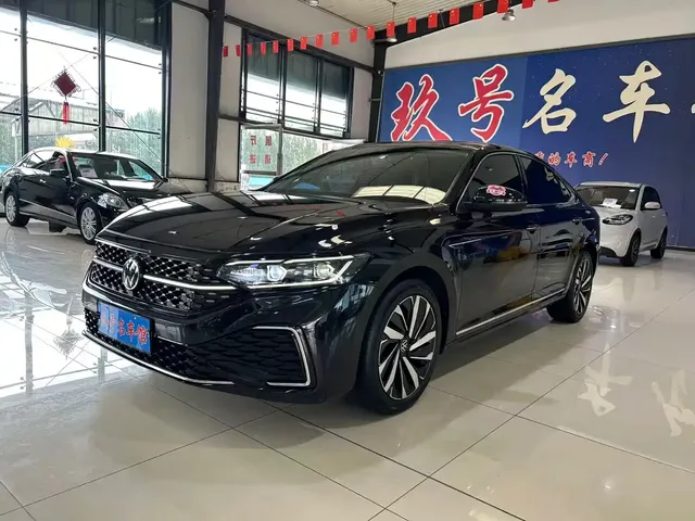 Volkswagen Passat 2022 330TSI Starlight Luxury Edition