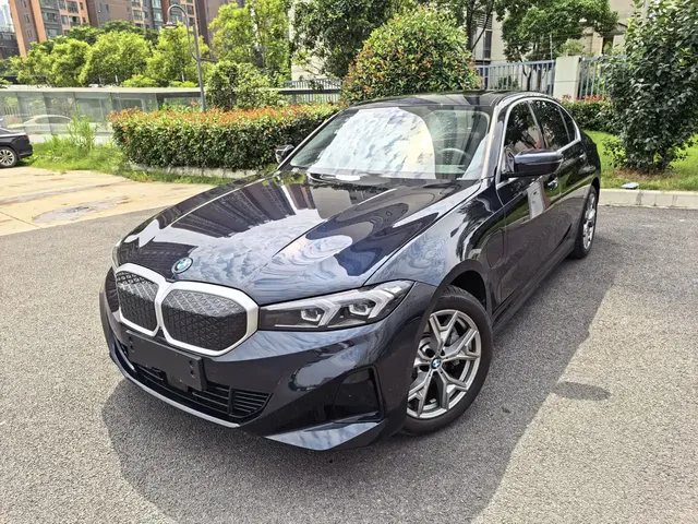 BMW i3 2025 eDrive 35 L