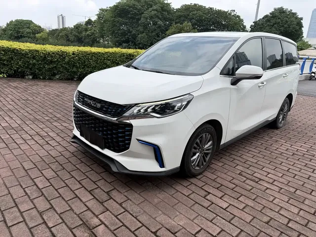 SAIC Maxus EUNIQ 5 2020 1.3T PLUG IN Elite Edition