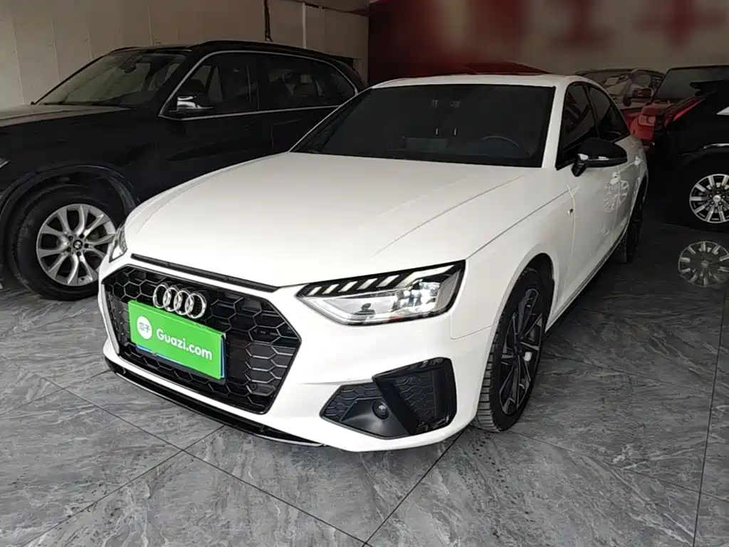 Audi A4L 2023 40 TFSI Luxury Sport