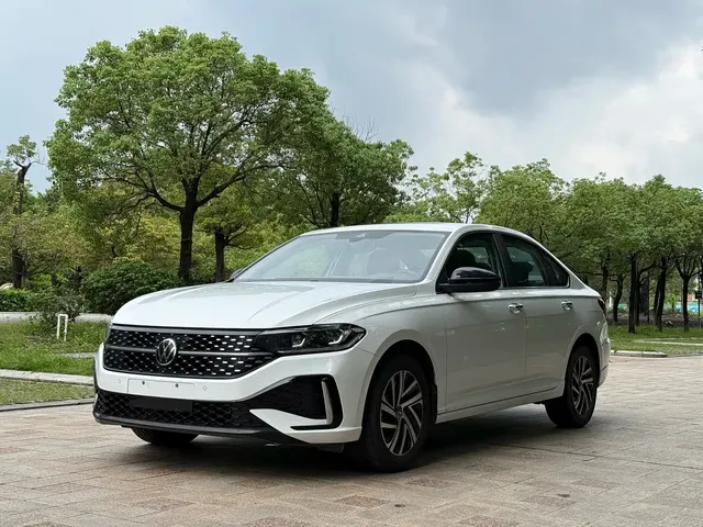 Volkswagen Lavida 2024 Model 300TSI DSG Starlight Leading Edition