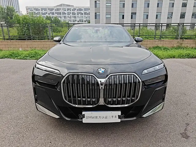 BMW 7 Series 2023 740Li Exclusive M Sport Package