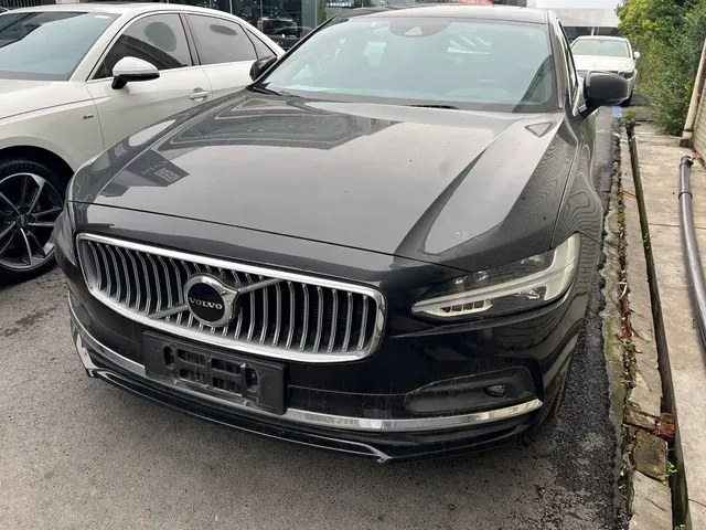 Volvo S90 2021 Model B5 Momentum Luxury Edition