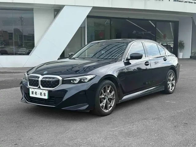 BMW i3 2022 eDrive 35 L