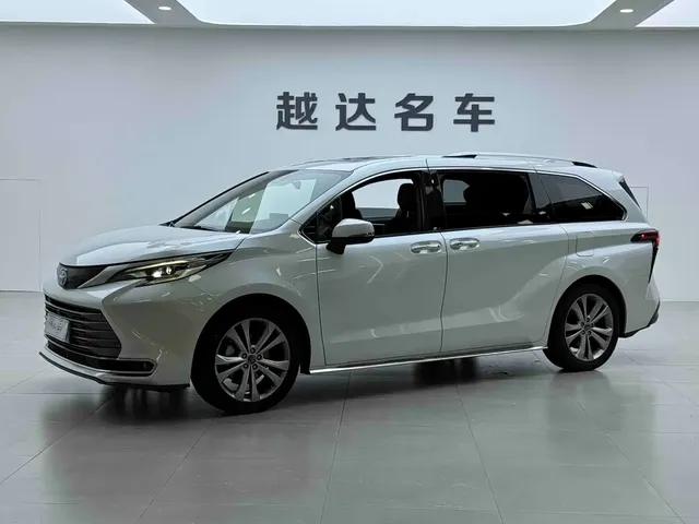 Toyota Sienna 2023 2.5L Hybrid Premium Edition