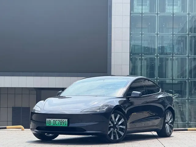 Tesla Model 3 2025 Model Rear-Wheel Drive Edition