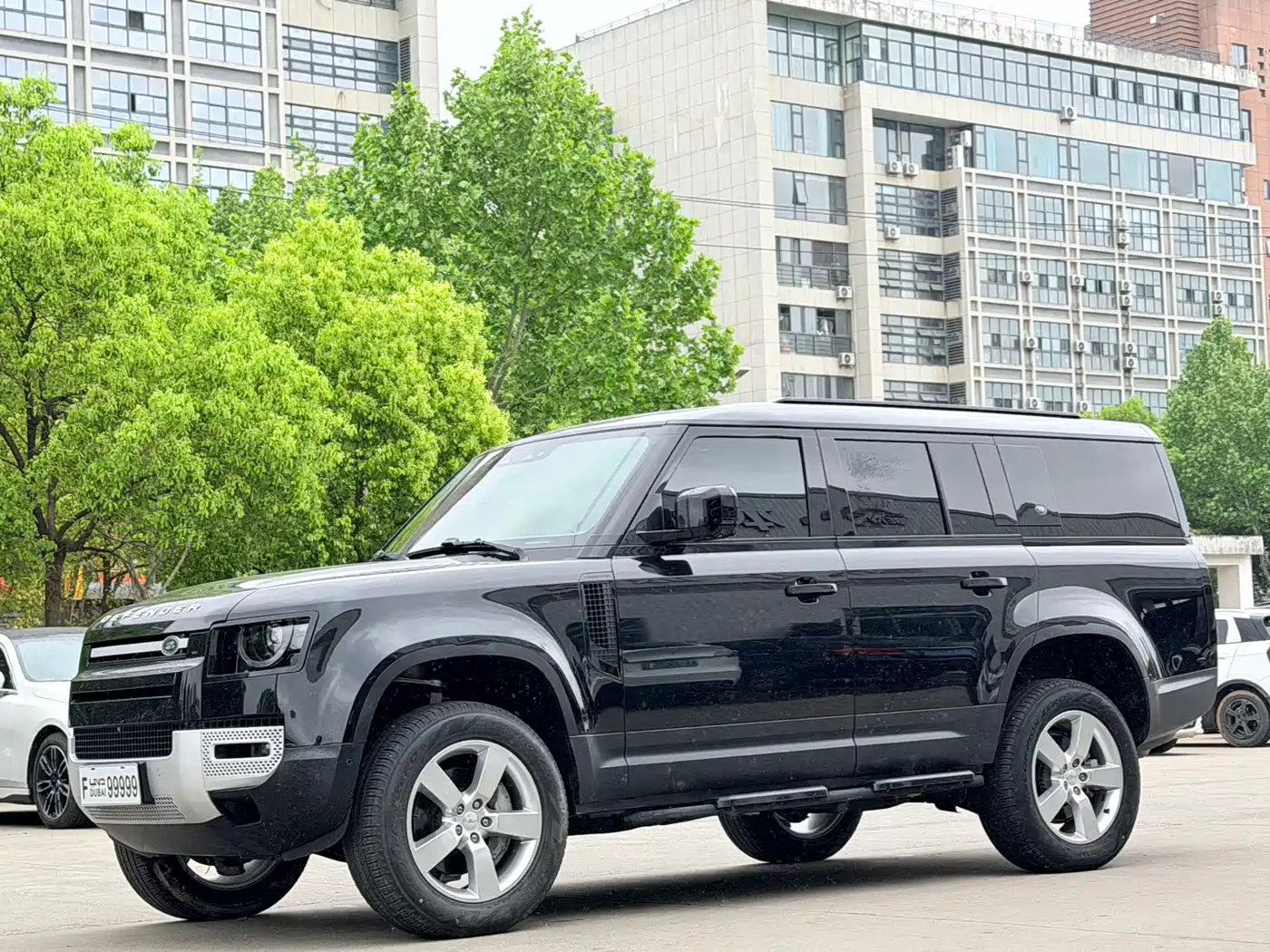 Land Rover Defender 2023 Model Year 130 3.0T P400 HSE
