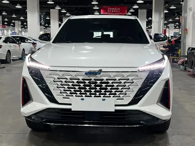Changan Oshan Z6 2023 Blue Whale 2.0T Automatic Zhiyuan