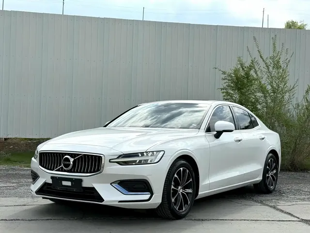 Volvo S60 2022 B4 Smart Comfort Luxury Edition