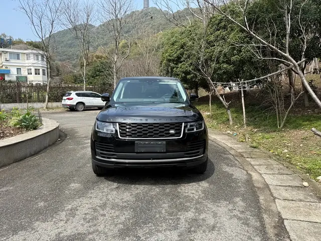 Land Rover Range Rover 2022 3.0 L6 360PS Golden Age Edition