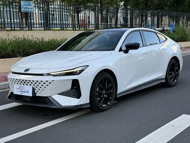 Changan UNI-V 2024 1.5T Deluxe
