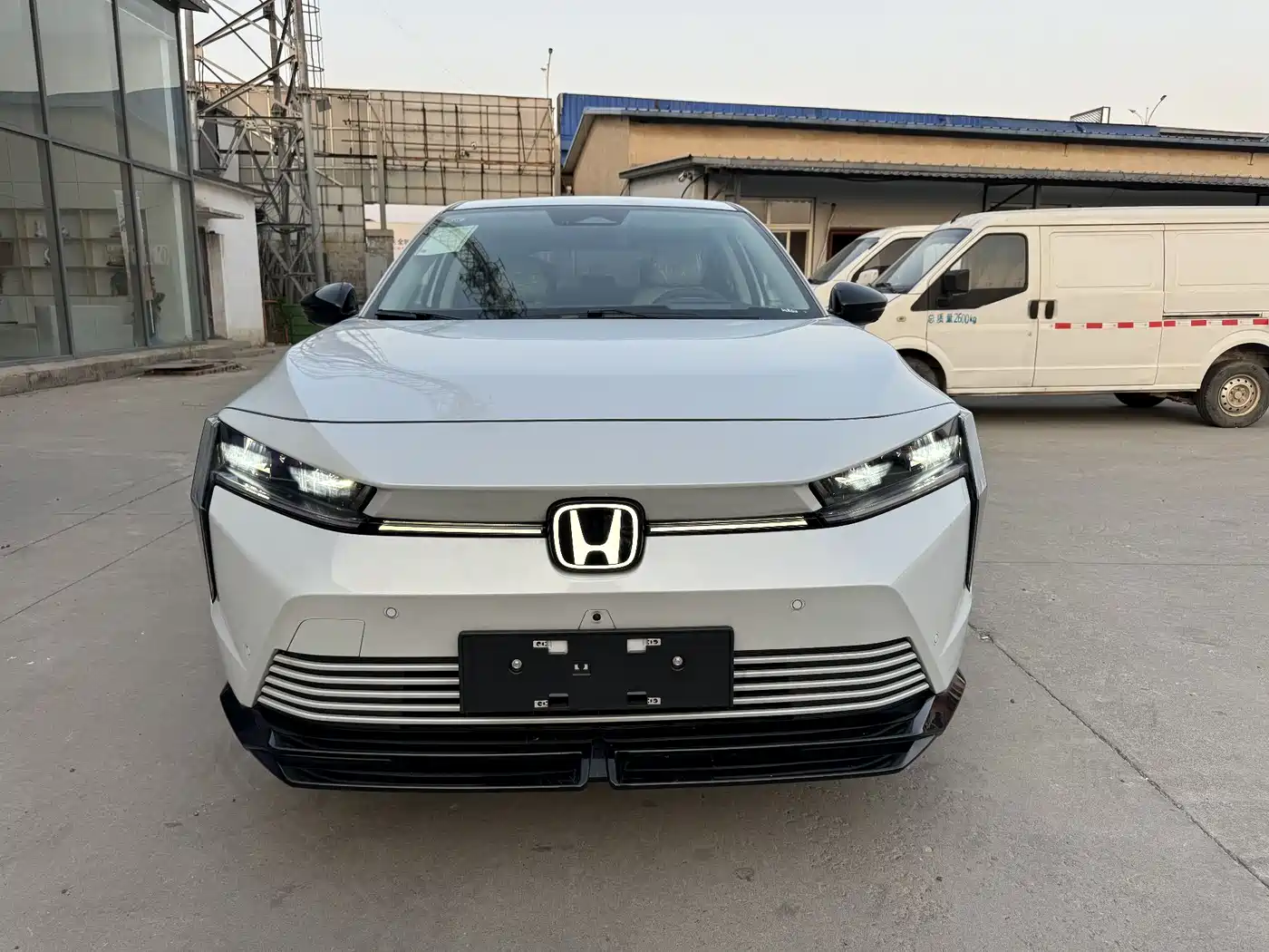Honda Hunting Light e:NS2 2024 Brilliant Light Edition