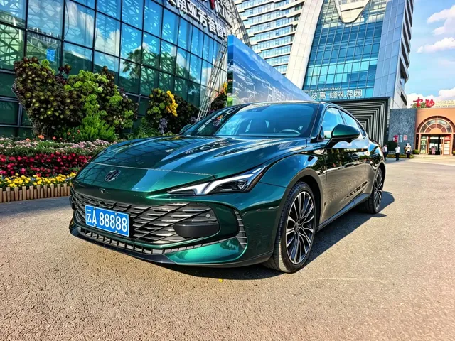 MG 7 2023 2.0T Automatic Hunting Beauty Premium Edition