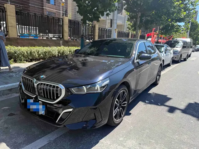 BMW 5 Series 2025 530Li Leading M Sport Package