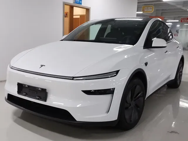 Tesla Model Y 2026 Rear-Wheel Drive
