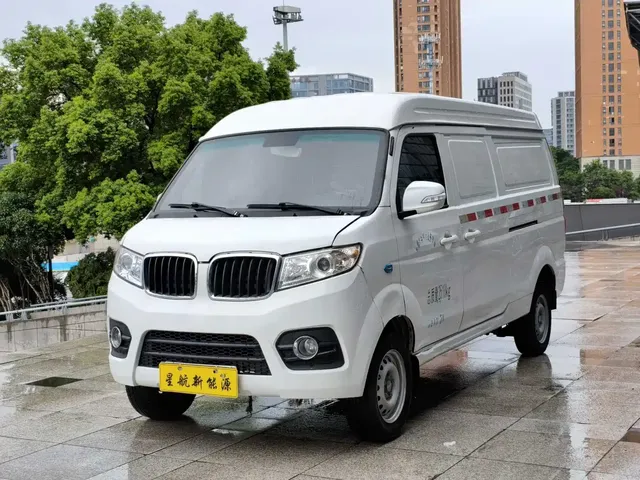 SRM Xinyuan Good Luck 2022 Model Van Entrepreneur