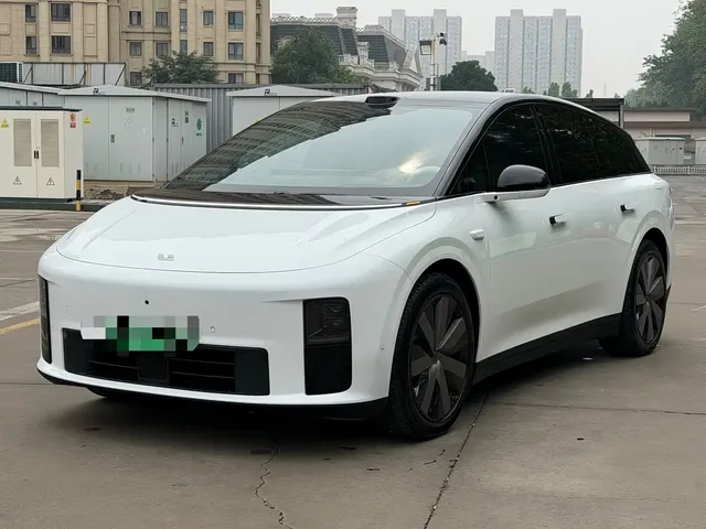 Li Auto i6 2025 4WD Base Model